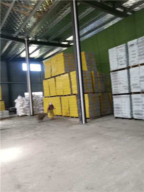 廠區(qū)庫房內(nèi)部展示